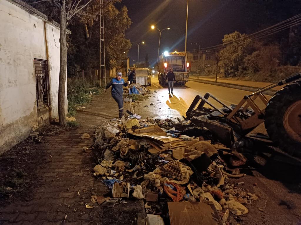 Siirt Belediyesi, Hatay’da Temizlik ve İlaçlama Çalışmalarına Destek Veriyor