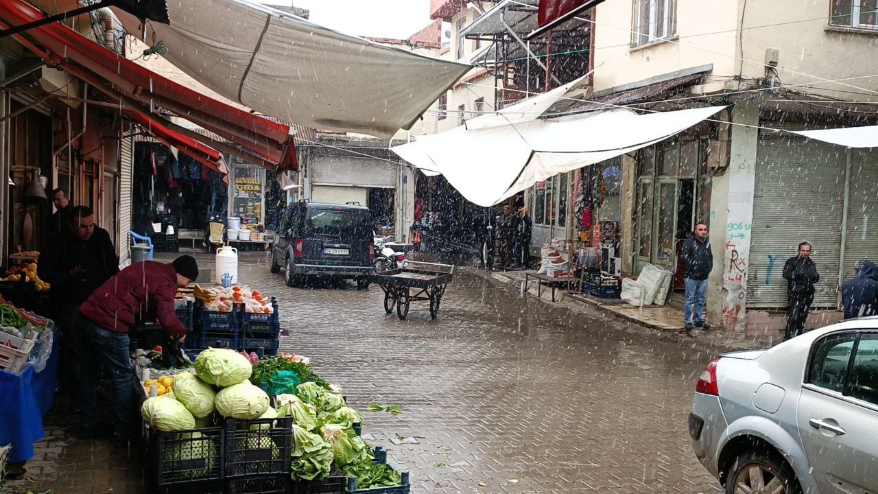 Siirt’te İlkbahar Mevsiminde Kar Yağışı Etkili Oldu