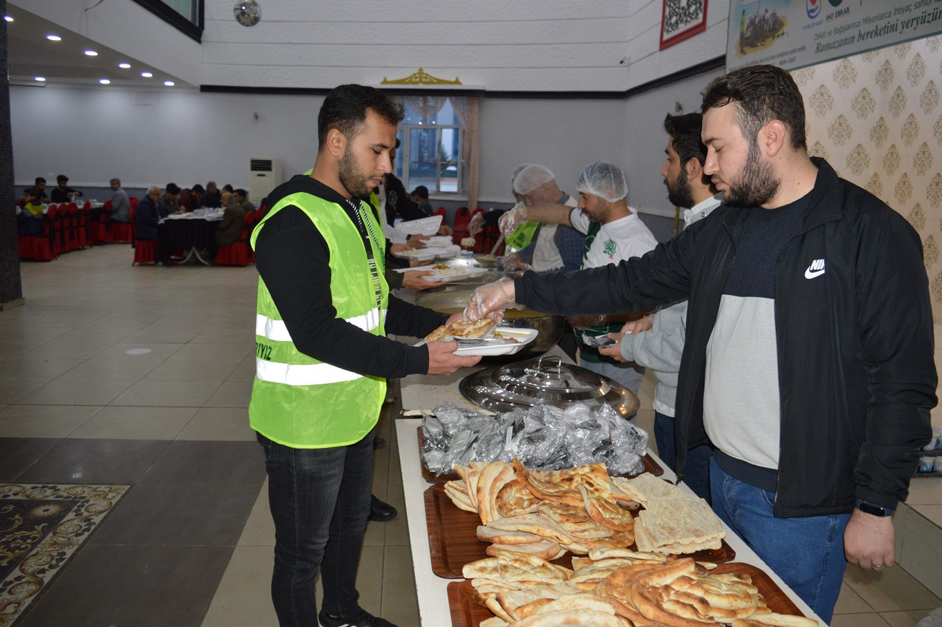 Umut Kervanı’ndan Ramazan Ayı Boyunca Depremzedeler İftar Yemeği