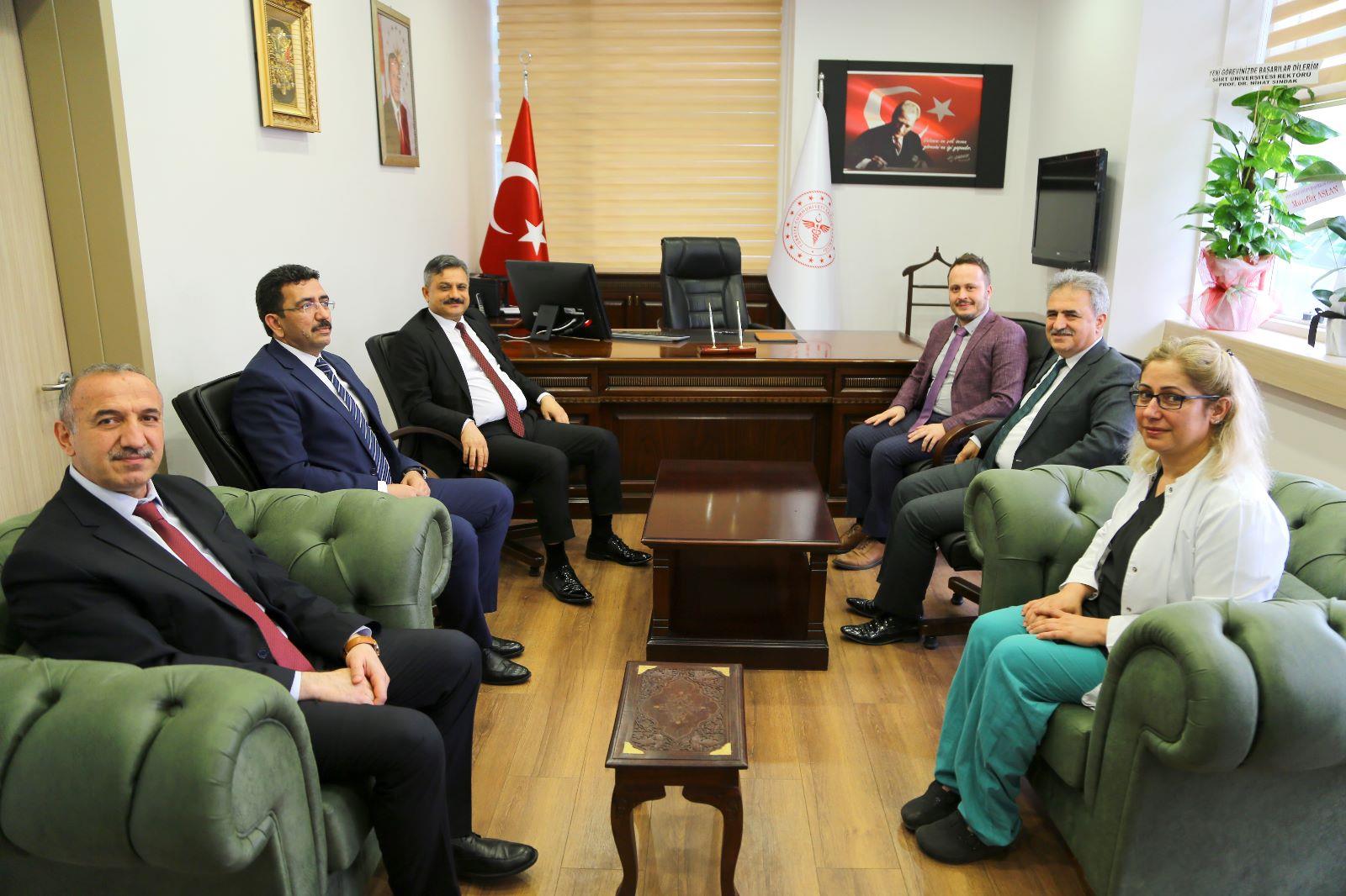 Siirt Üniversitesi Rektörü ve Üst Yönetimi Siirt Eğitim ve Araştırma Hastanesi’ne Ziyarette Bulundu