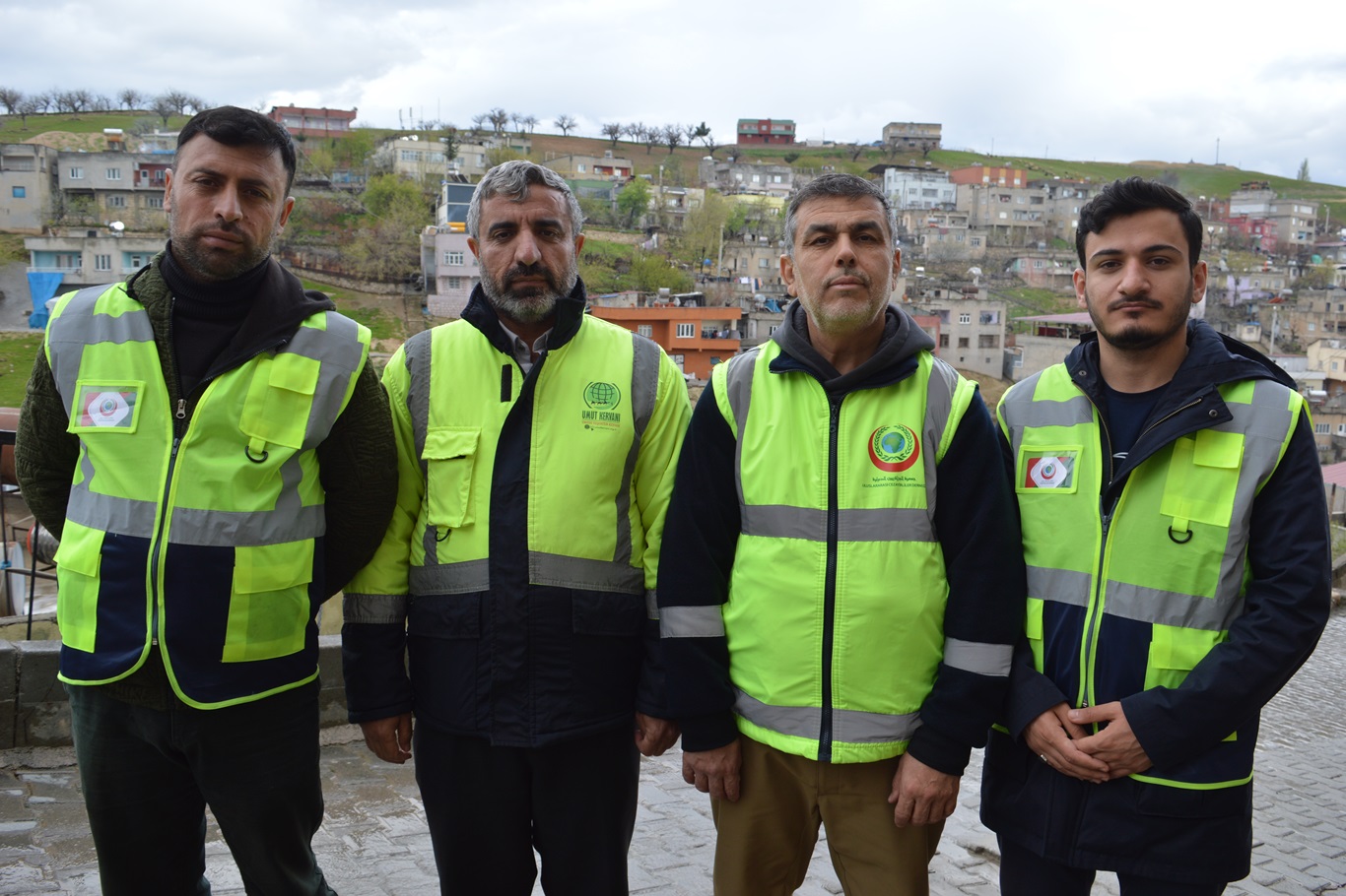 Uluslararası Cezayirliler Derneği, Siirt’te Umut Kervanı İle Birlikte Gıda Kolisi Dağıttı