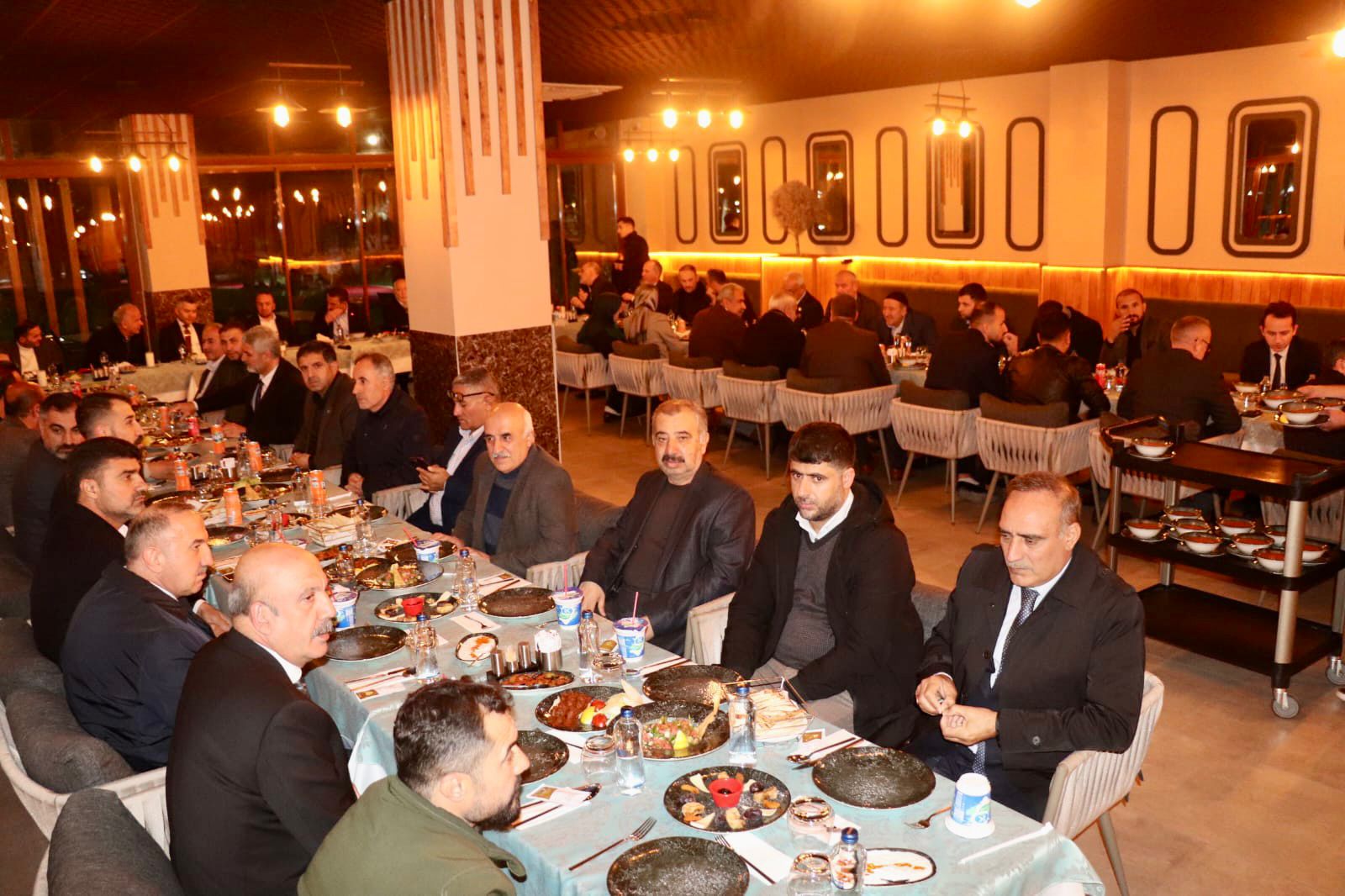 Siirt Valisi Hacıbektaşoğlu, STK Temsilcileri İle İftarda Bir Araya Geldi