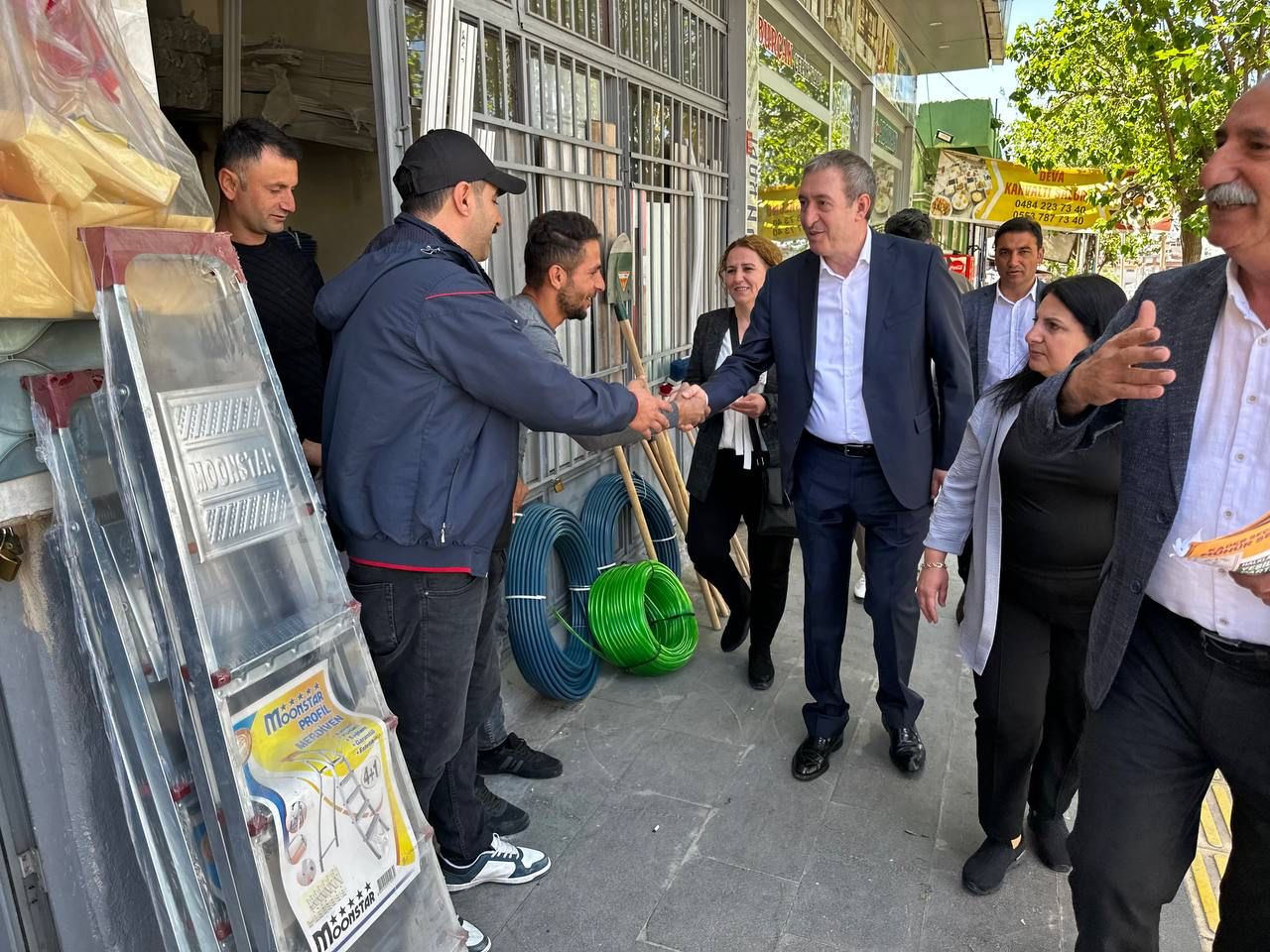 Yeşil Sol Parti Adayı Bakırhan Tillo Durağında Vatandaşlarla Buluştu