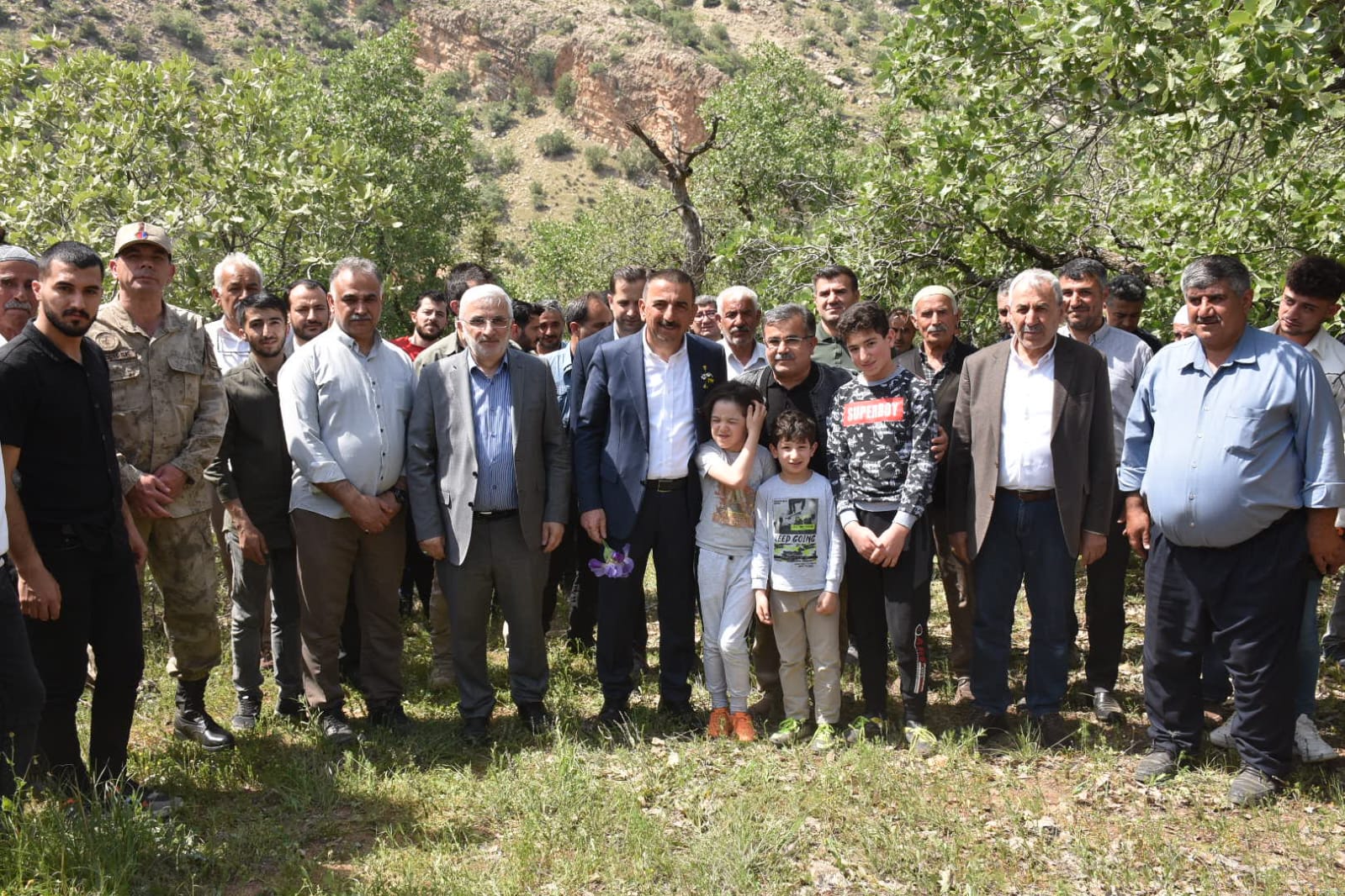 Vali Hacıbektaşoğlu Akdoğmuş Köyü Şenliklerinde Vatandaşlarla Buluştu