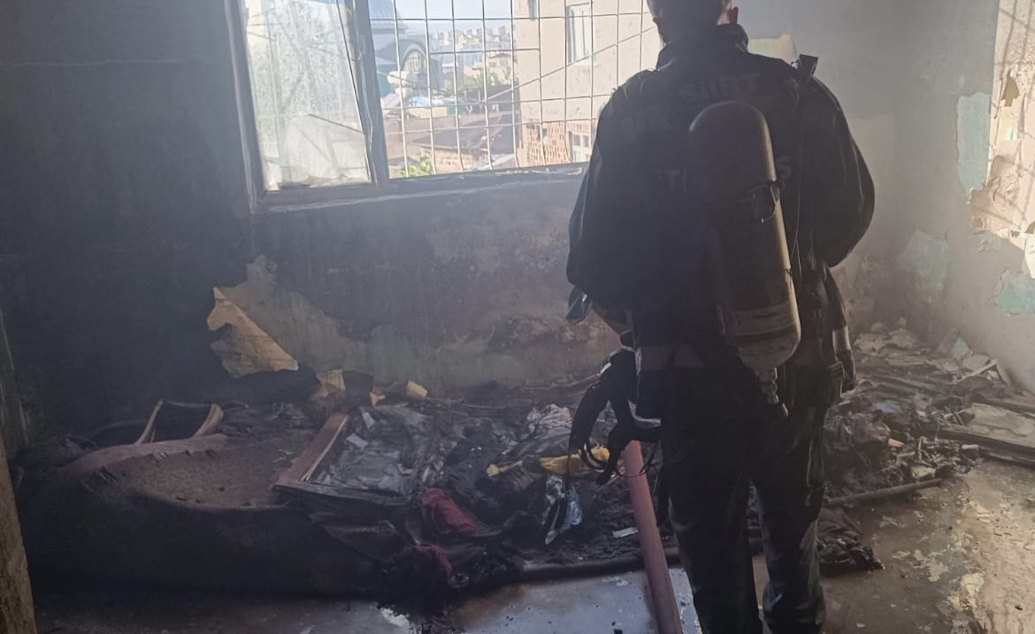 Siirt’te metruk binada çıkan yangın söndürüldü