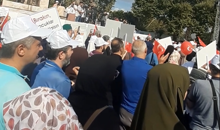 LGBT’ye Dur De! USTTAD Derneği Başkanı Gümüş, “Bu Propagandalar Önlenmelidir”