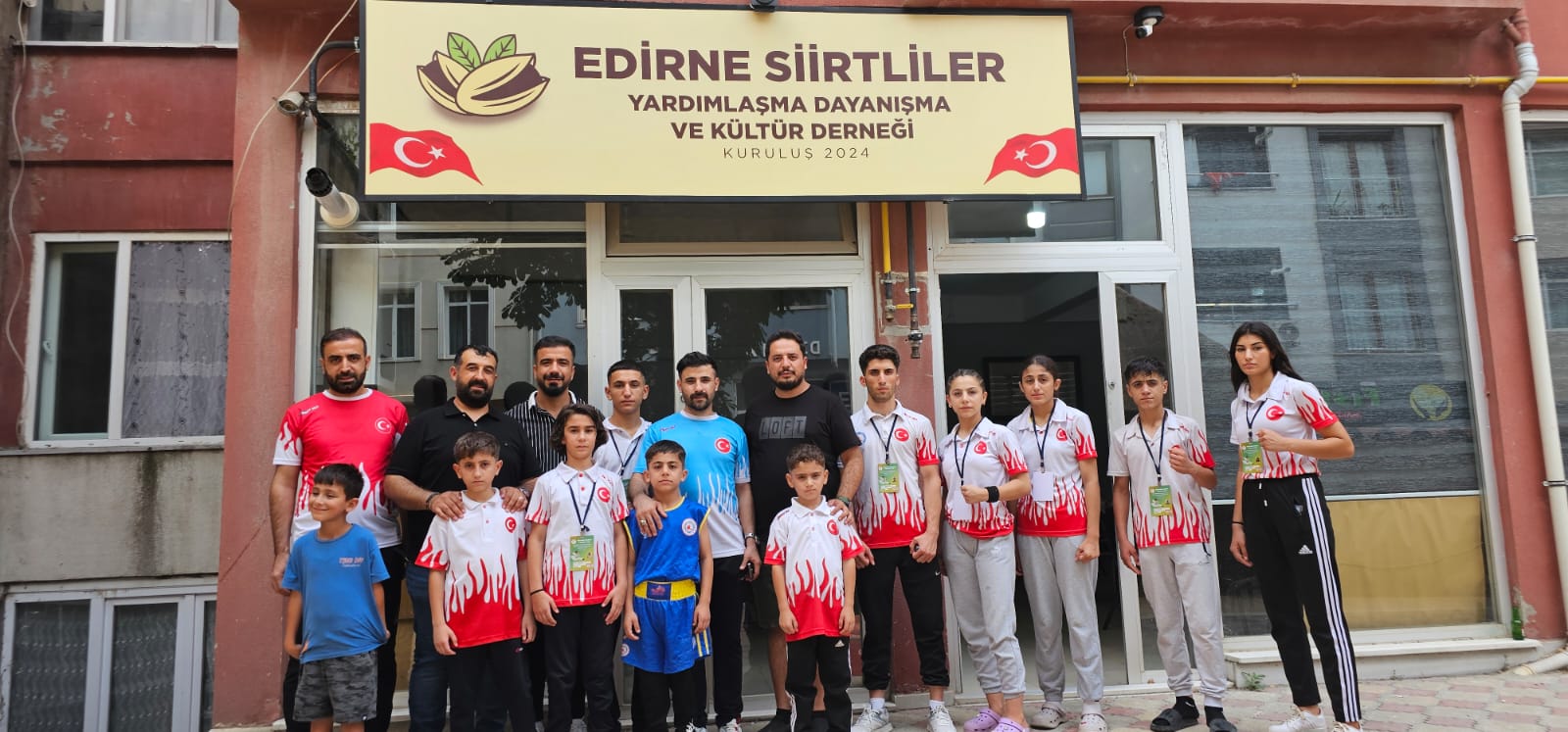 Siirtli Sporcular Balkan Wushu Kung Fu Şampiyanasına Katıldı! Edirne Siirtliler Derneği Ev Sahipliği Yaptı