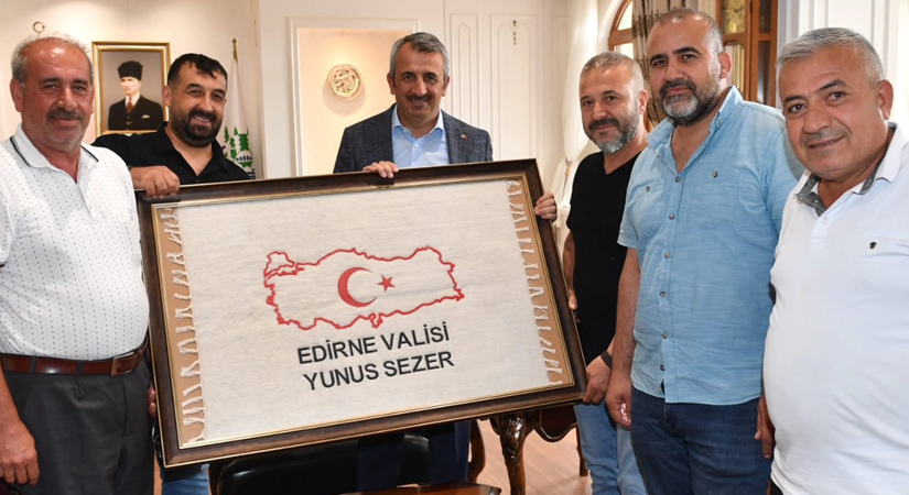 Edirne Siirtliler Yardımlaşma Dayanışma ve Eğitim Derneği’nden Vali Sezer’e Siirt Günleri Anısına Ziyaret