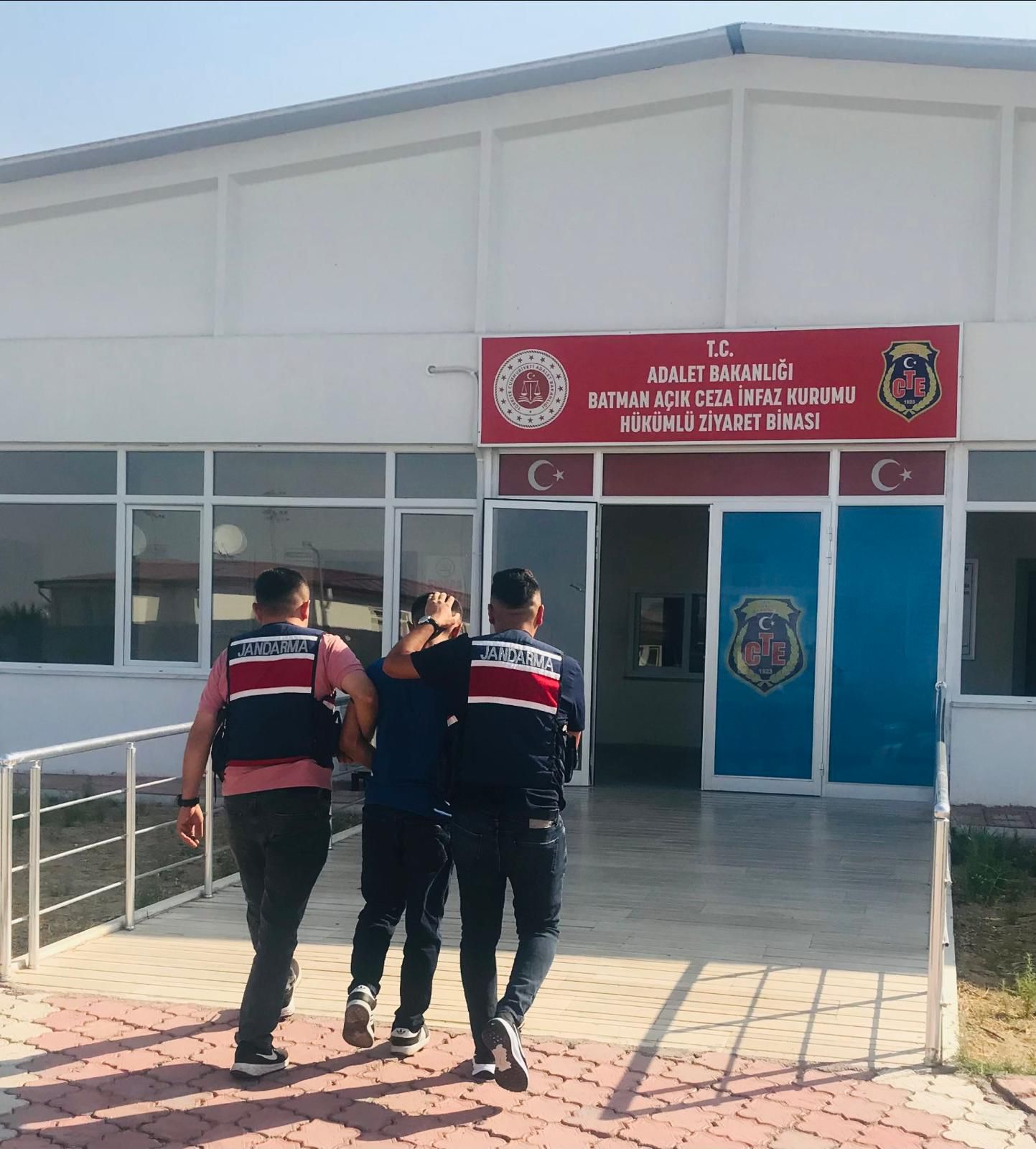 Siirt’te Hakkında 5 Yıl 3 Ay 35 Gün Kesinleşmiş Hapis Cezası Bulunan Şahıs Yakalandı