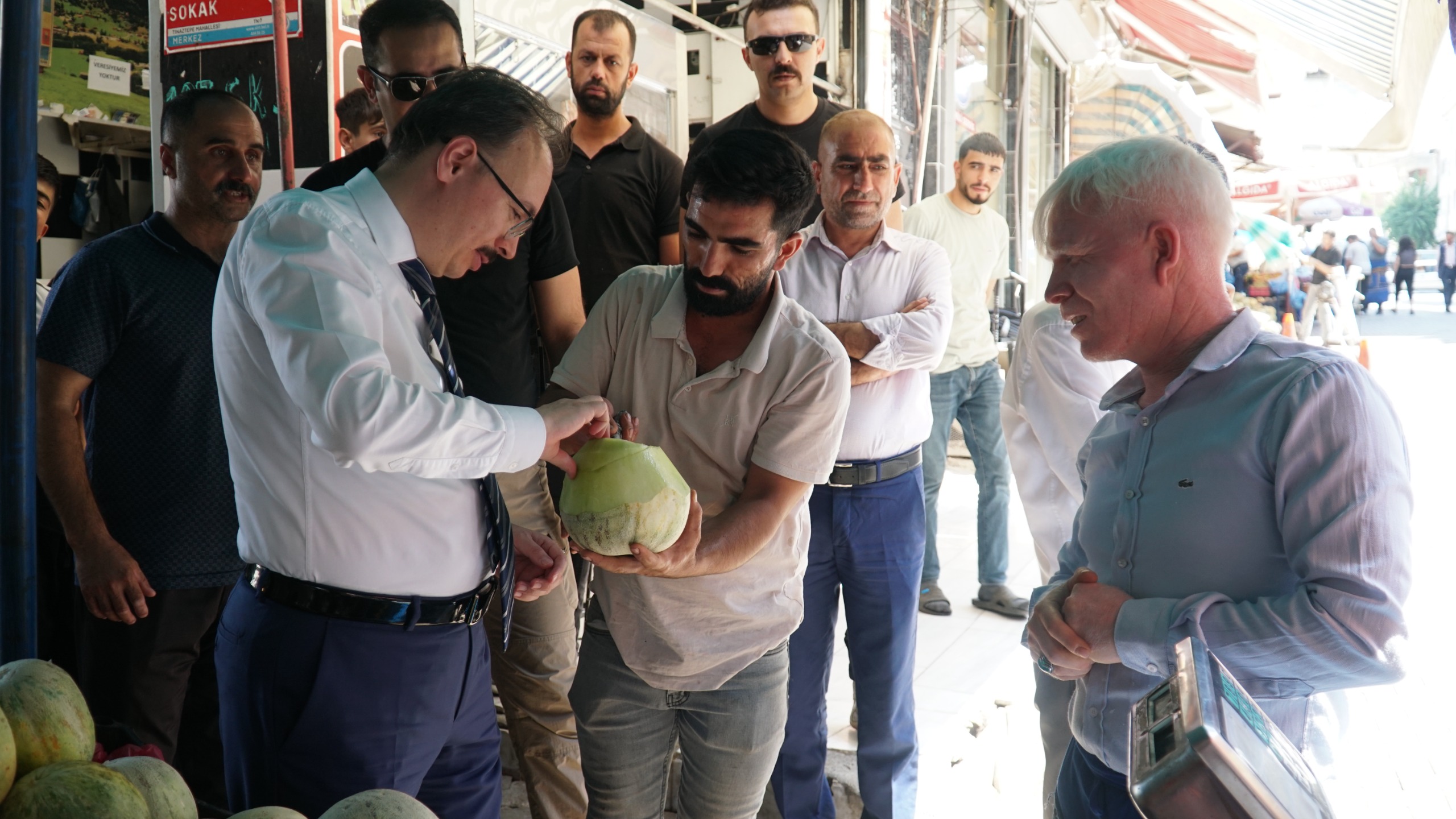 Siirt Valisi’nden Esnaf Ve Vatandaşlara Ziyaret: Talepler Anında İşleme Alındı