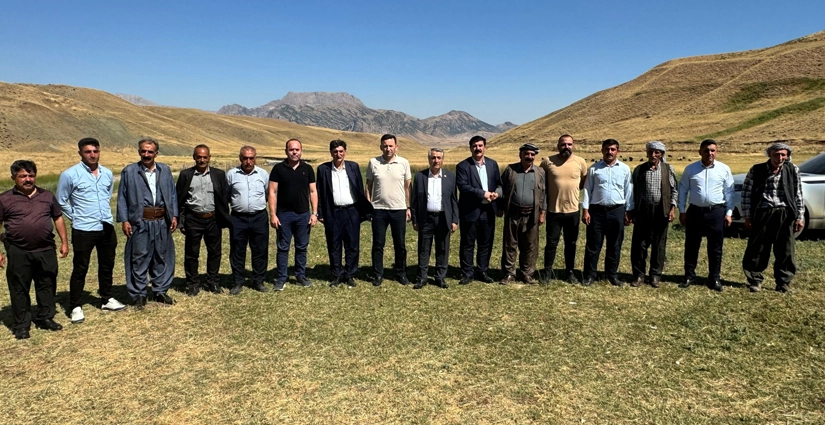 Siirt’in Pervari İlçe Kaymakamı Gülderen, Çemikari Yaylası’nda Göçerlerin Taleplerini Dinledi