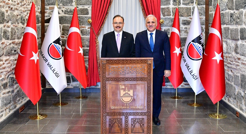 Siirt Valisi Dr. Kemal Kızılkaya’dan Diyarbakır Valisi’ne Ziyaret