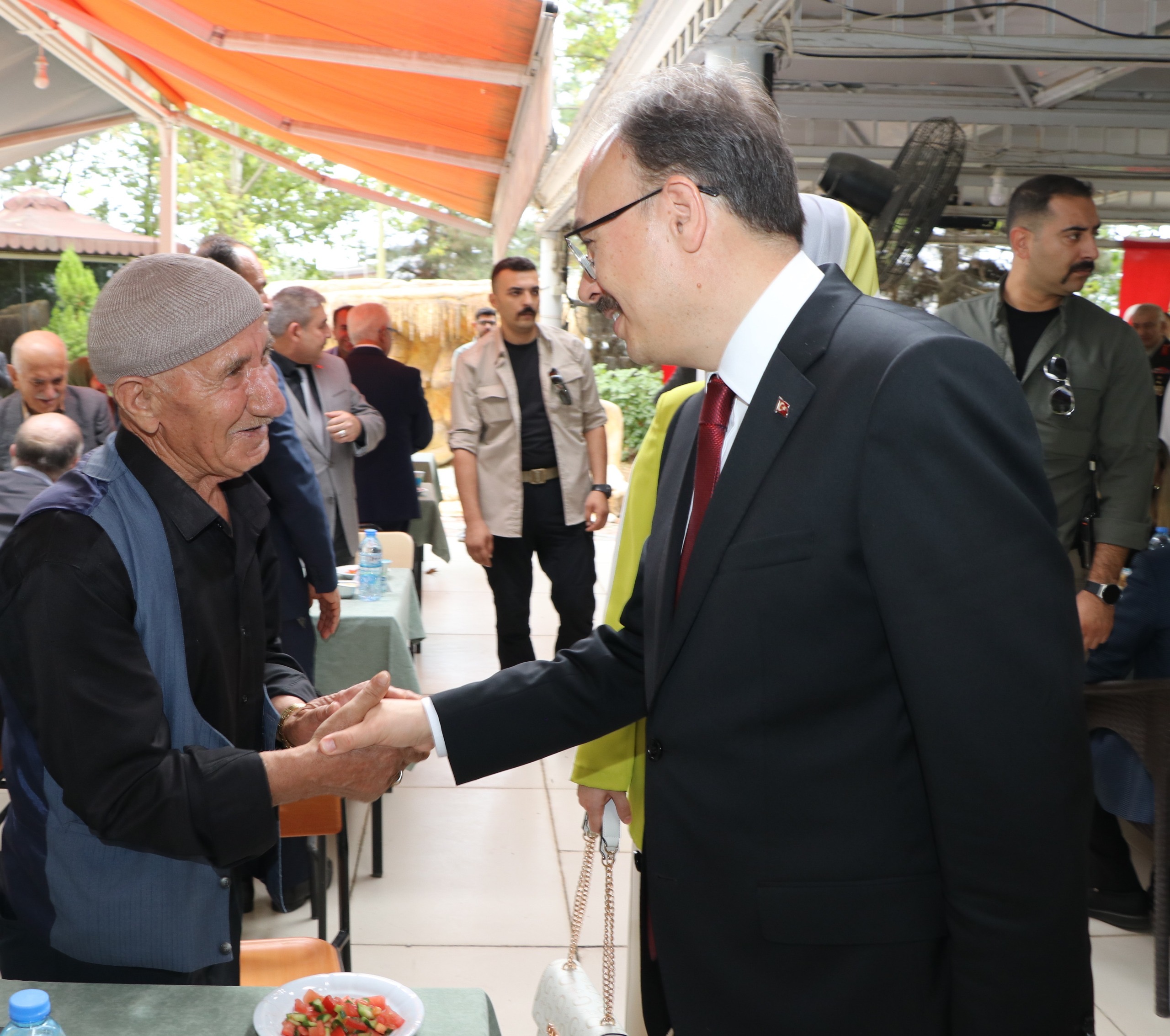 VALİ KIZILKAYA GAZİLER GÜNÜ’NDE ŞEHİT AİLELERİ VE GAZİLERLE BİR ARAYA GELDİ