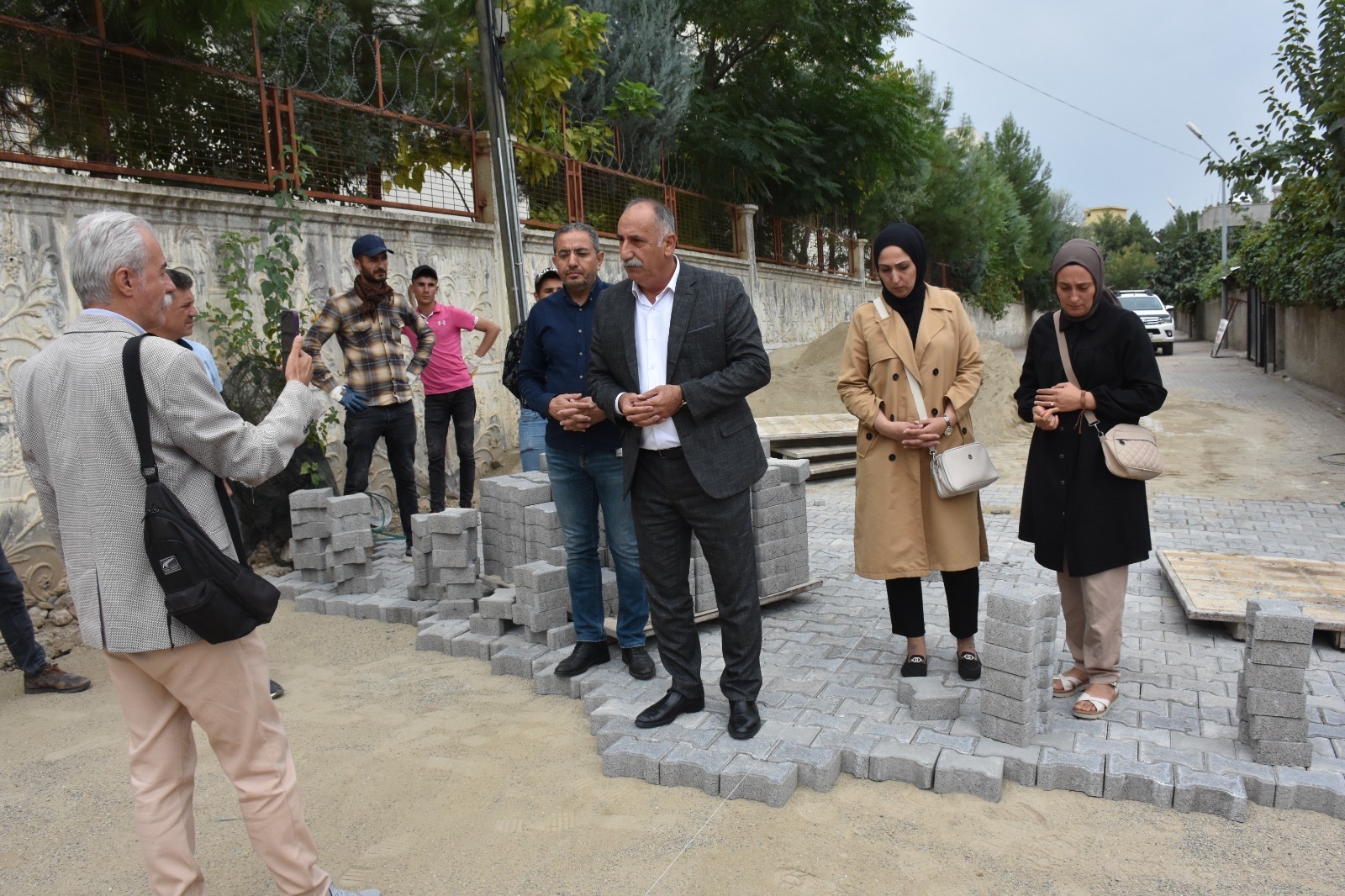 Siirt Belediyesi’nden Doğan ve Veysel Karani Mahallelerinde Kilit Parke Çalışmaları Devam Ediyor