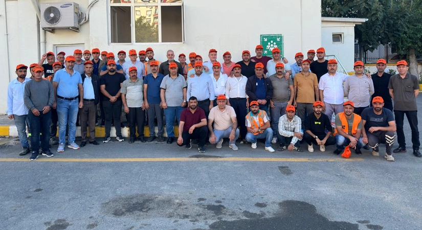 Siirt’te Karayolları İşçilerinden Oturma Eylemi