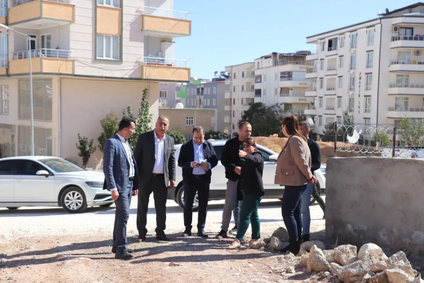 Siirt Belediye Eş Başkanları Alağaş ve Kaysi, Altyapı ve Çevre Düzenleme Çalışmalarını Yerinde İnceledi