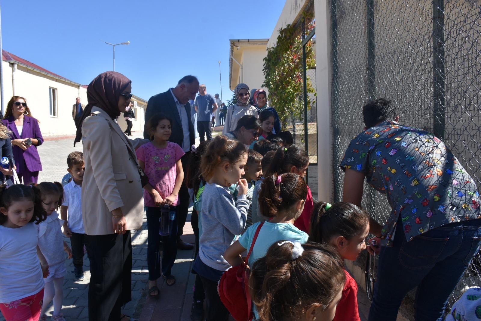 Siirt Belediyesi, Hayvan Sevgisini Genç Nesillere Aşılıyor: Dünya Hayvanları Koruma Günü’nde Özel Ziyaret