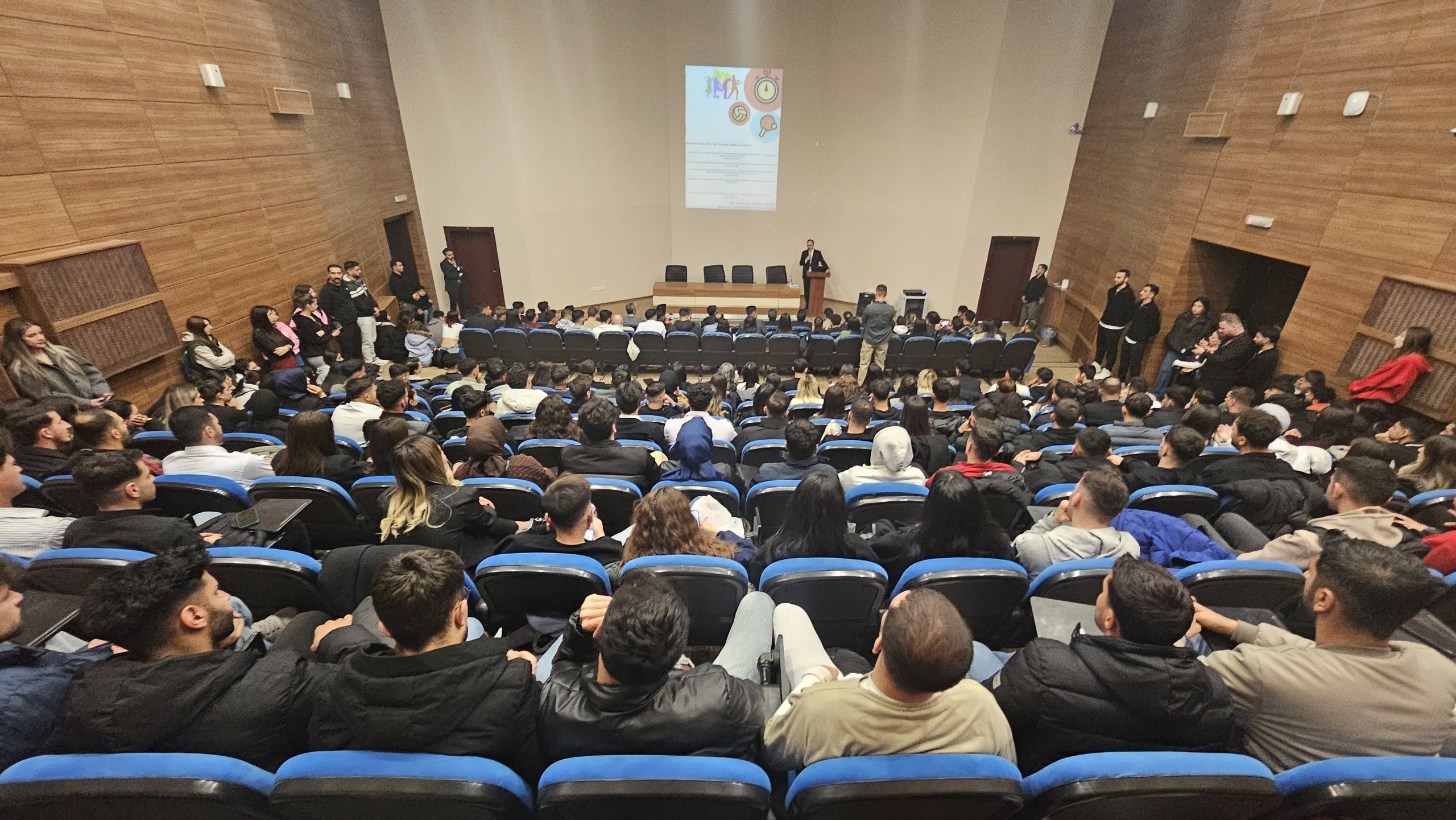 Vali Kızılkaya, Siirt Üniversitesi Çalıştayında Madde Bağımlılığı Ve Sağlıklı Toplum Vurgusu Yaptı