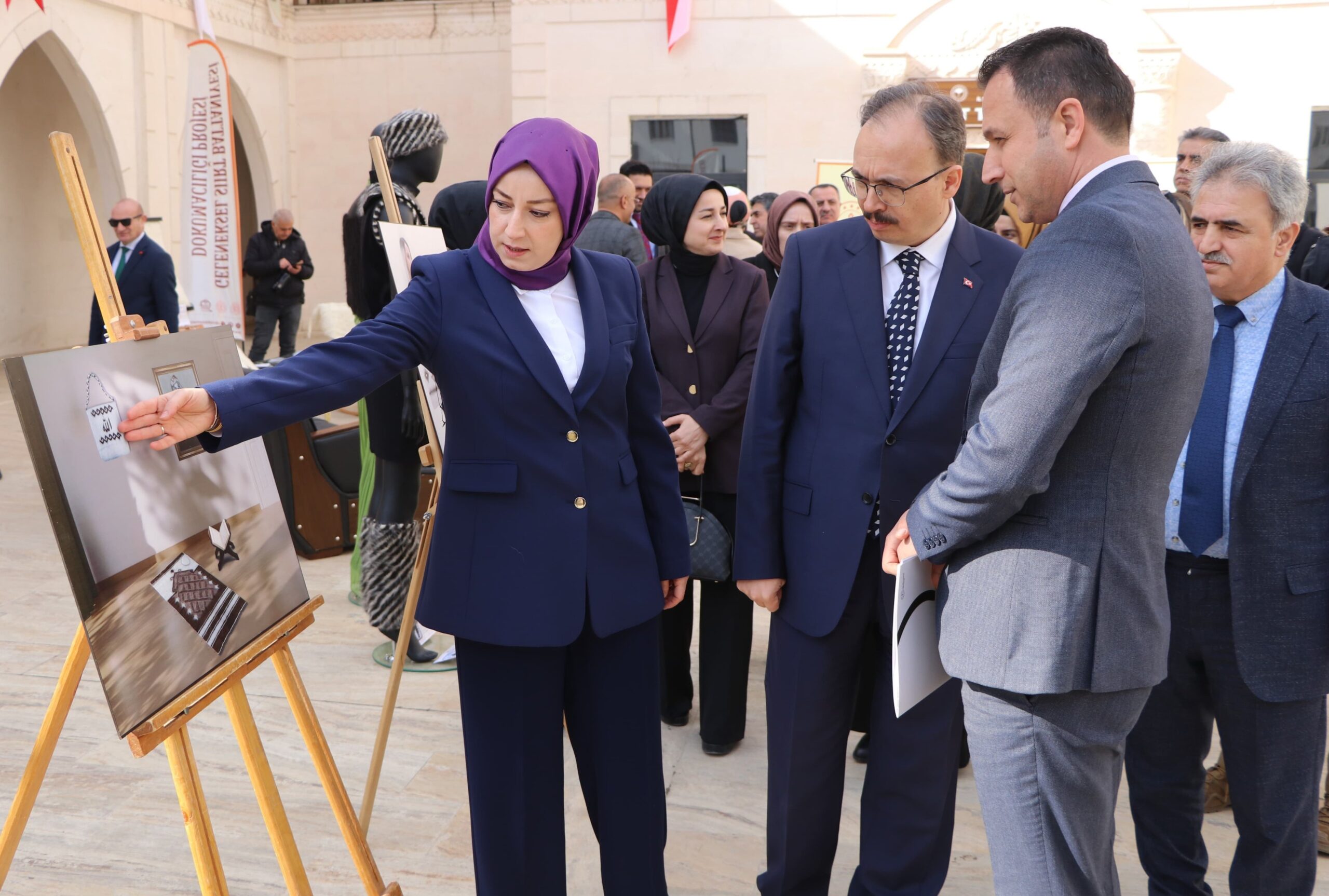 Geleneksel Siirt Battaniye Dokumacılığı Koleksiyonun Tanıtımı Yapıldı