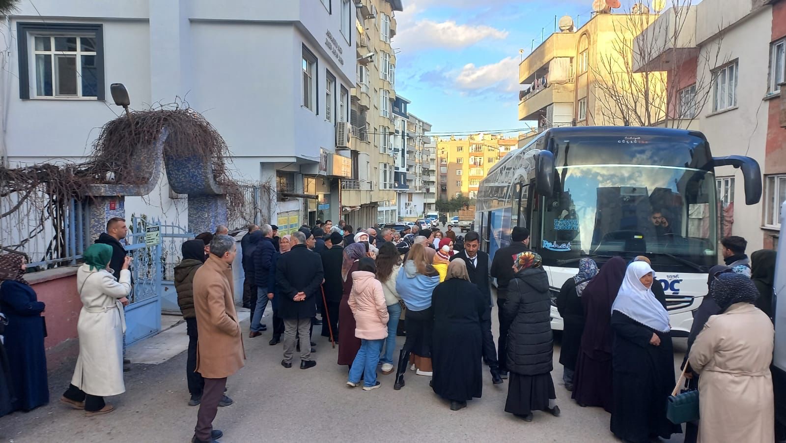 Diyanet İşleri Başkanlığı Organizasyonu ile Siirt’ten 35 Kişilik Grup Ramazan Umresi İçin Uğurlandı