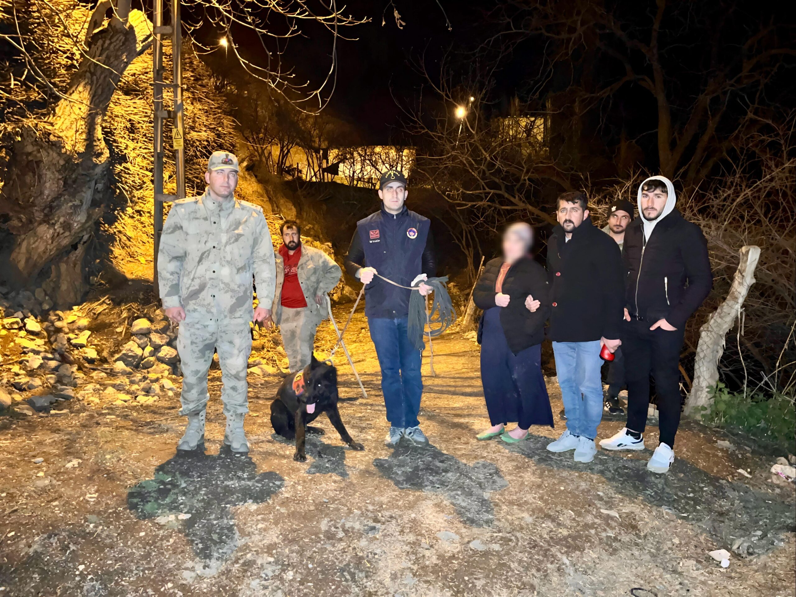 Siirt’te Kayıp Kadın Jandarma Ekiplerince Sağ Olarak Bulundu