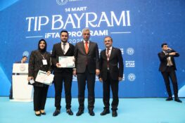 Siirt Eğitim ve Araştırma Hastanesi’nden Dr. Yakup Boyraz, ‘Yılın Doktoru’ Ödülüne Layık Görüldü