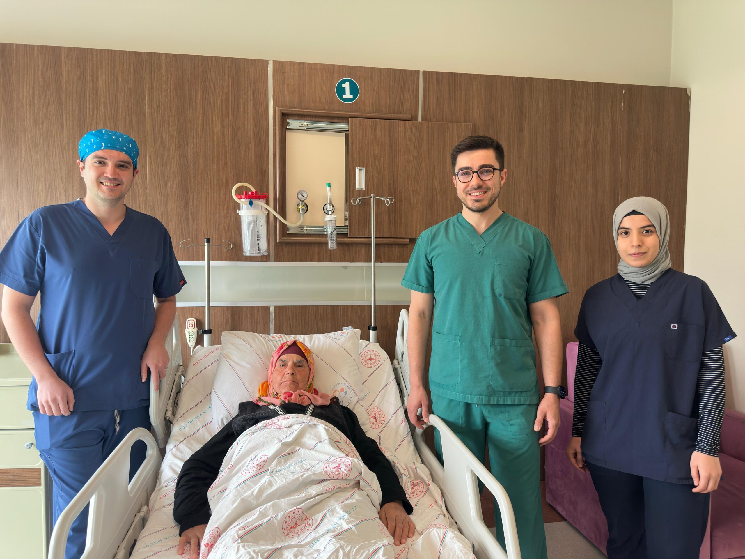 Artık İl Dışına Gitmeye Gerek Yok! Siirt’te Ses Teli Ameliyatı Başarıyla Yapıldı