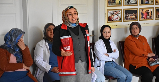 Siirt Belediyesi, Kadınlara Yönelik Aile Eğitim Programı Semineri Düzenledi