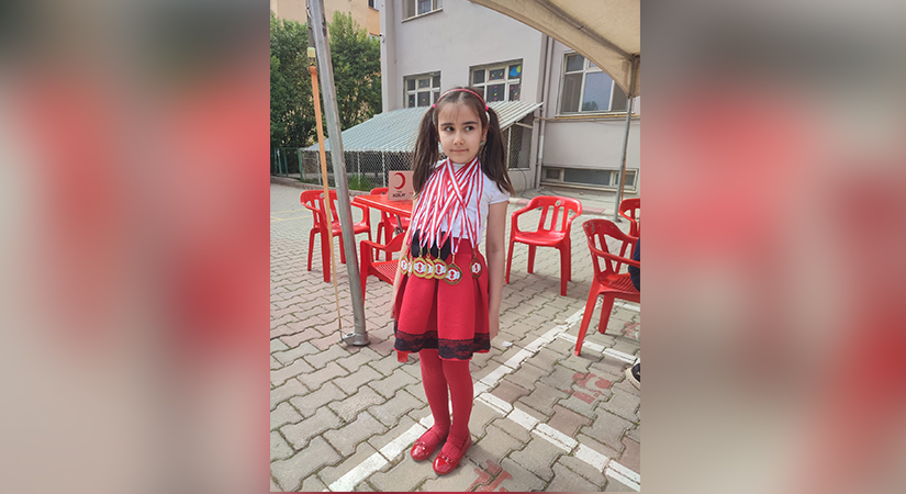 Siirt’te Minik Zeynep, Yakını Olan 7 Kişiyi Kan Bağışına İkna Etti