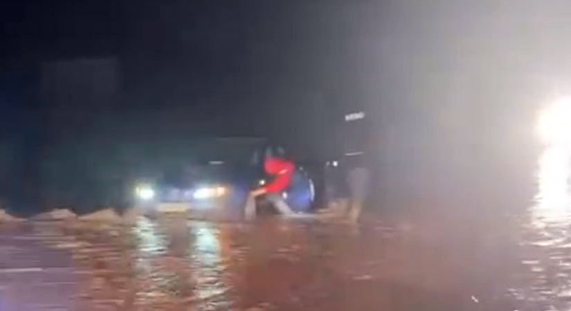 Siirt’te Toprak Kayması! Ziyaret Yolu Trafiğe Kapandı