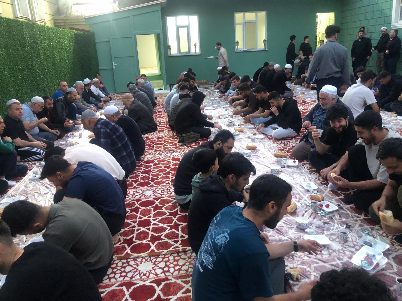 Siirt’te 400 Üniversiteli Genç Sabah Namazında Buluştu