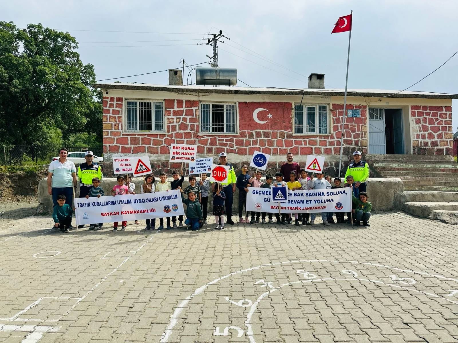 Siirt’in Baykan İlçesinde Trafik Haftası Etkinliği