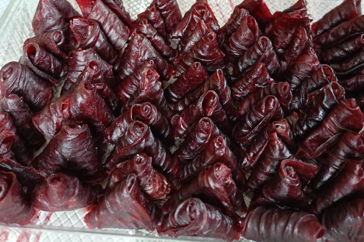Eruh’ta Kadın Kooperatifinden Siirt’te Bir İlk! Hurmalı Köme Üretimi Başladı!