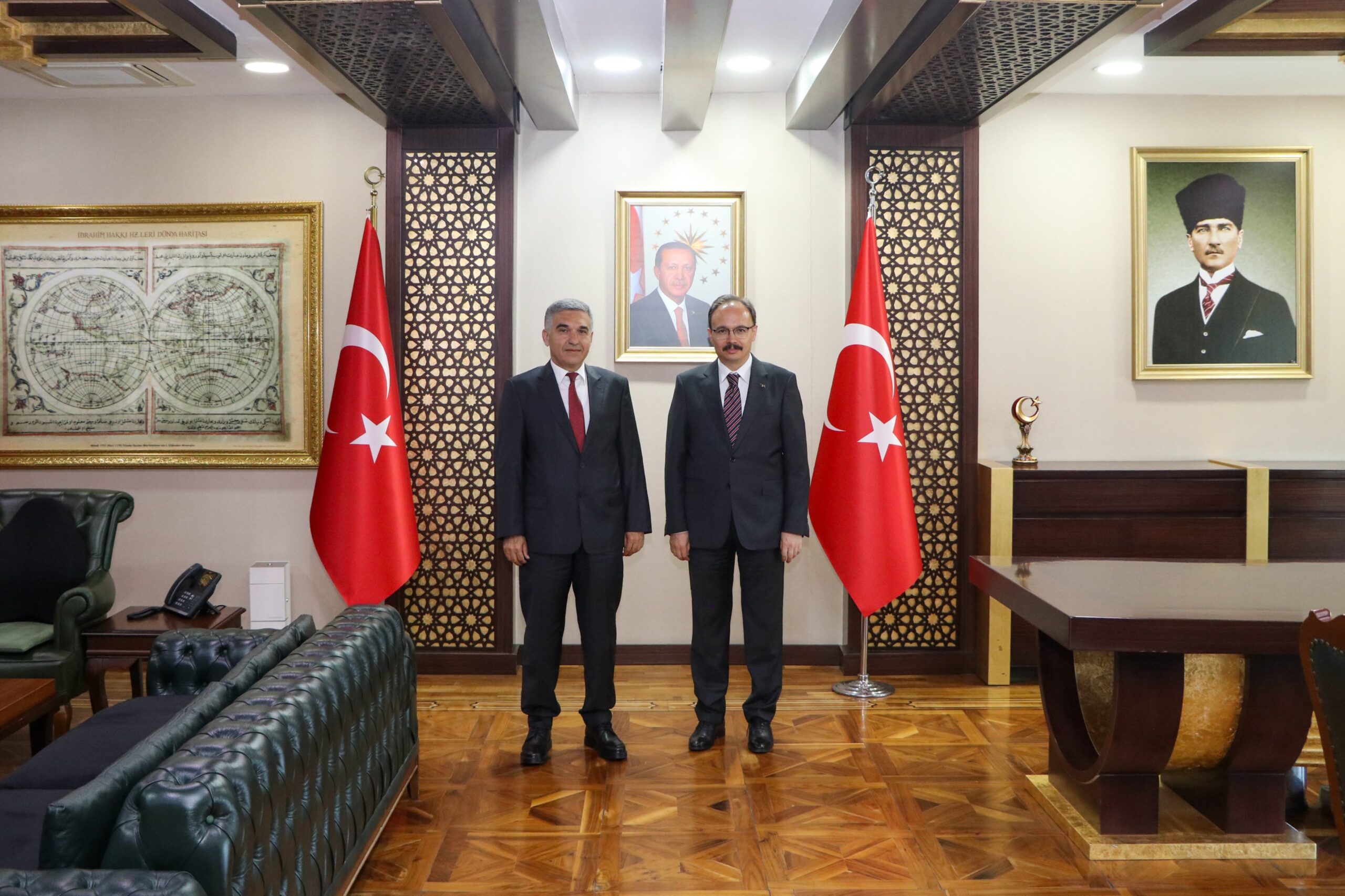 Vali Kızılkaya, İl Kültür ve Turizm Müdürü Mehmet Sabahattin Genç’i Makamında Kabul Etti