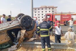 Siirt’te otomobil ters döndü, 3 kişi yaralandı