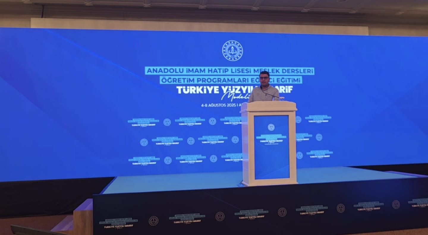 Siirtli Eğitimci Yazar Sadullah Taşan, Afyonkarahisar’da Tecrübelerini Öğretmenlerle Paylaştı