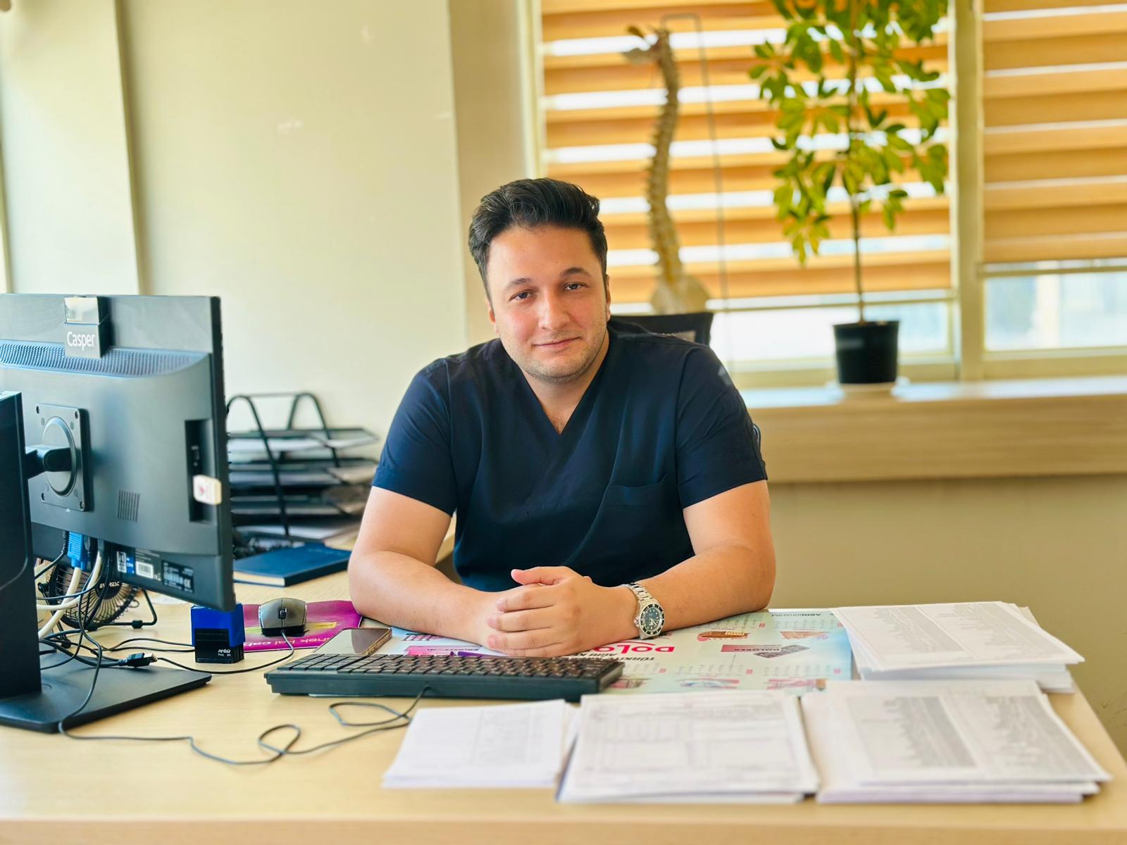 Siirt Eğitim ve Araştırma Hastanesi Beyin ve Sinir Cerrahisi Uzmanı Op. Dr. Seyfullah Yıldırım’dan Bel Fıtığına Dair Önemli Bilgilendirme