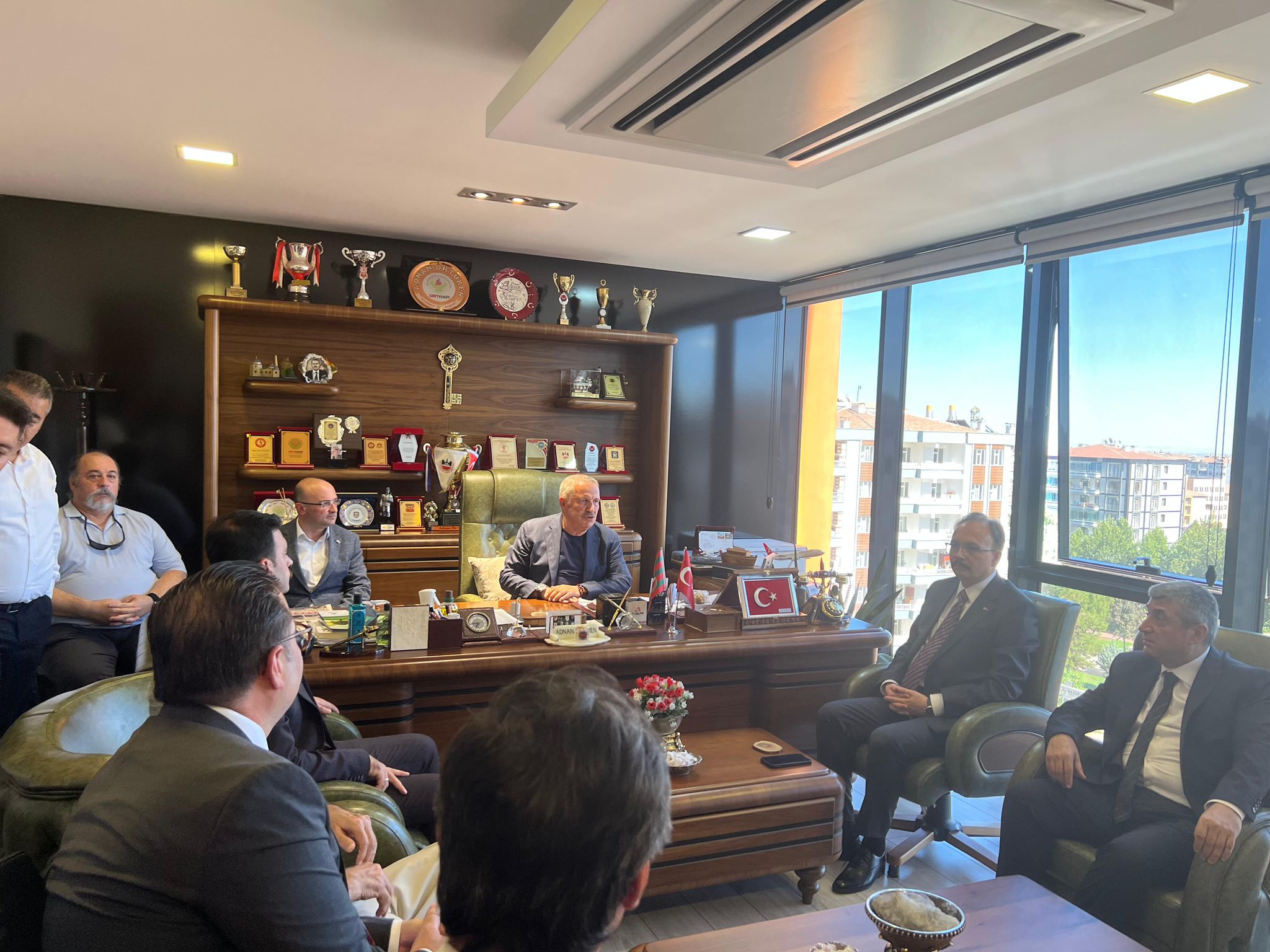 Vali Dr. Kızılkaya Siirt Vakfı Diyarbakır Şubesini Ziyaret Etti