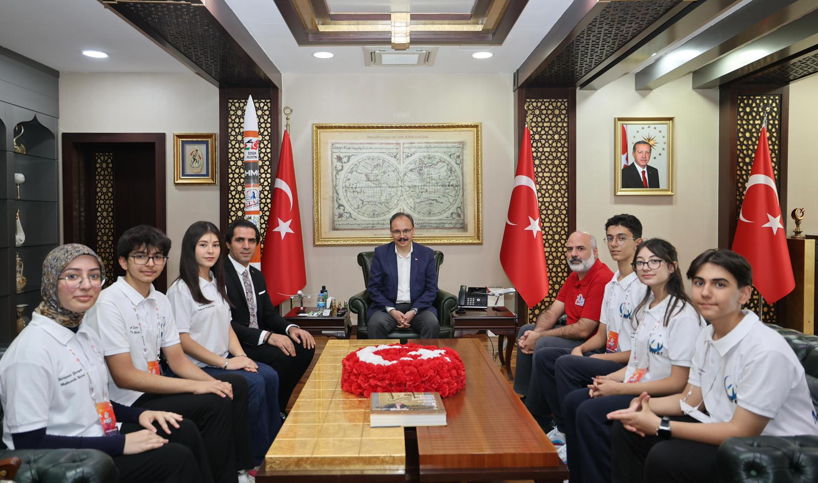 Vali Kızılkaya, Teknofest’te Türkiye Dördüncüsü Olan Gençleri Tebrik Etti!