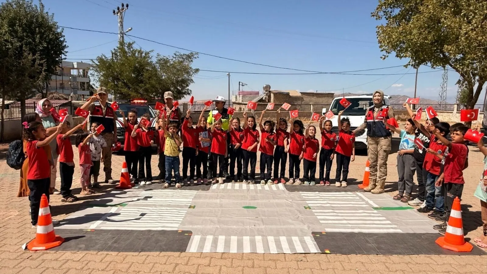 Tillo’da Jandarmadan Öğrencilere Güvenli Yaşam Eğitimi