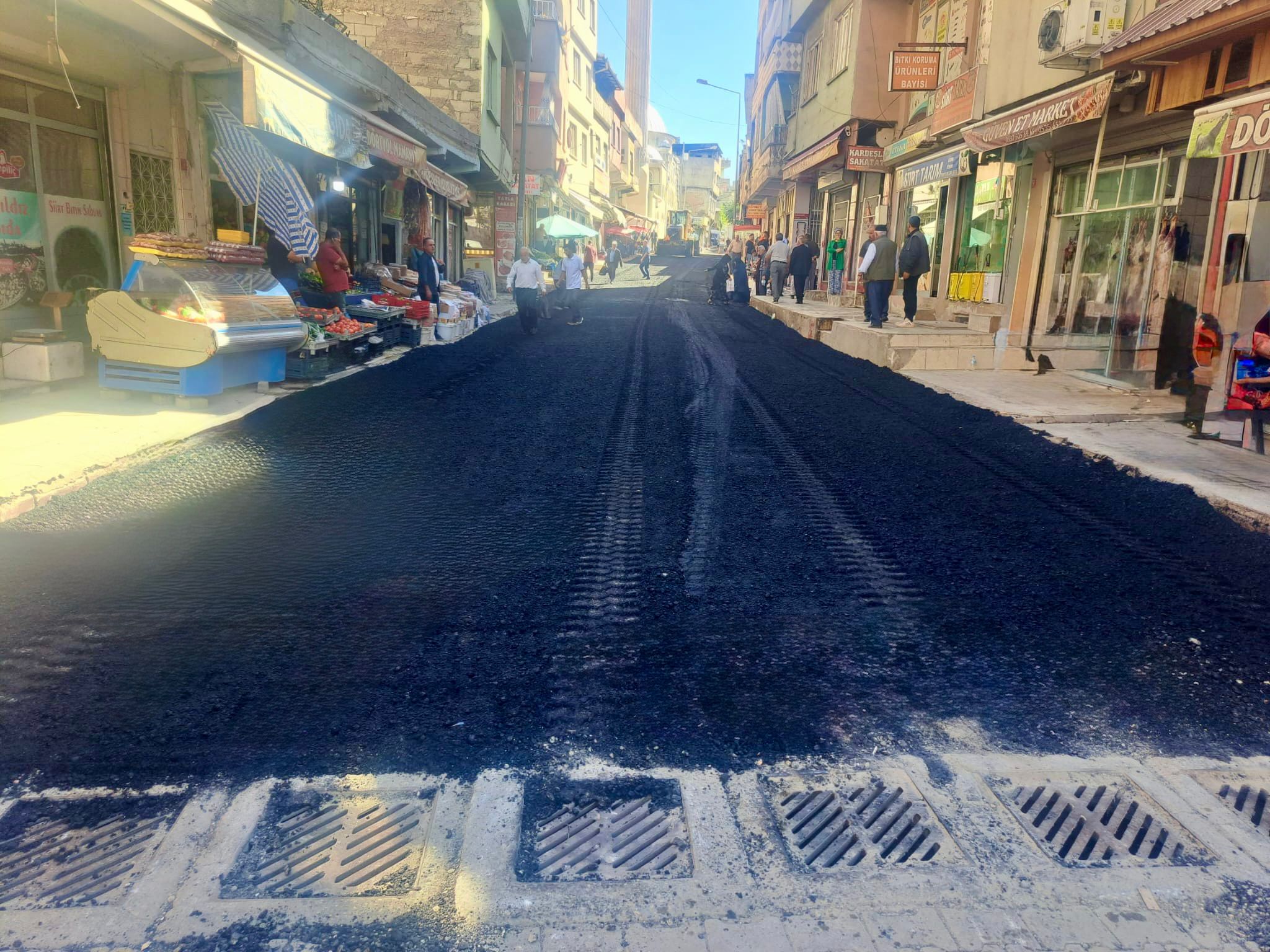 Siirt Belediyesi’nden Sakıp Beygo Caddesi’nde Asfalt Çalışması