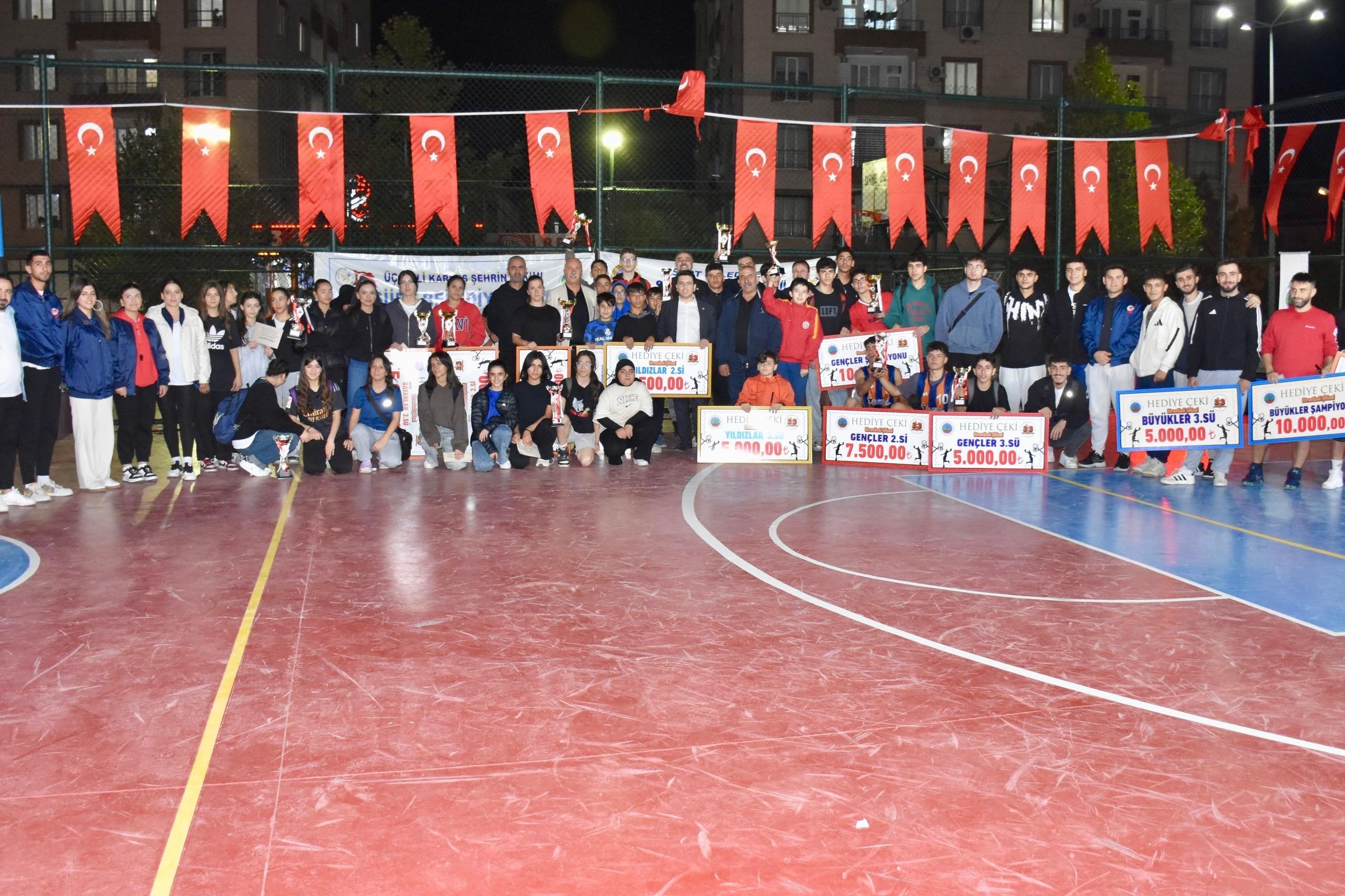 Siirt Belediyesi’nin Düzenlediği 3X3 Sokak Basketbolu Sona Erdi
