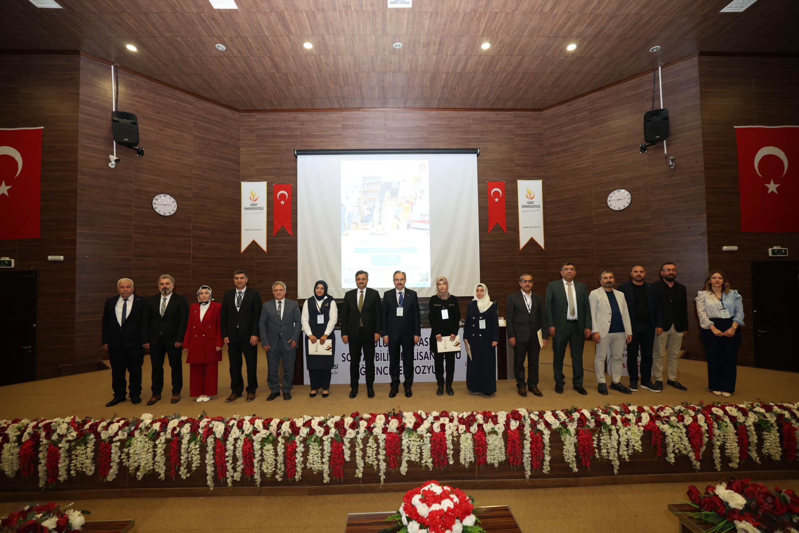 Vali Kızılkaya, “Bilimin Işığında Aile” Temalı Uluslararası Sempozyuma Başkanlık Etti