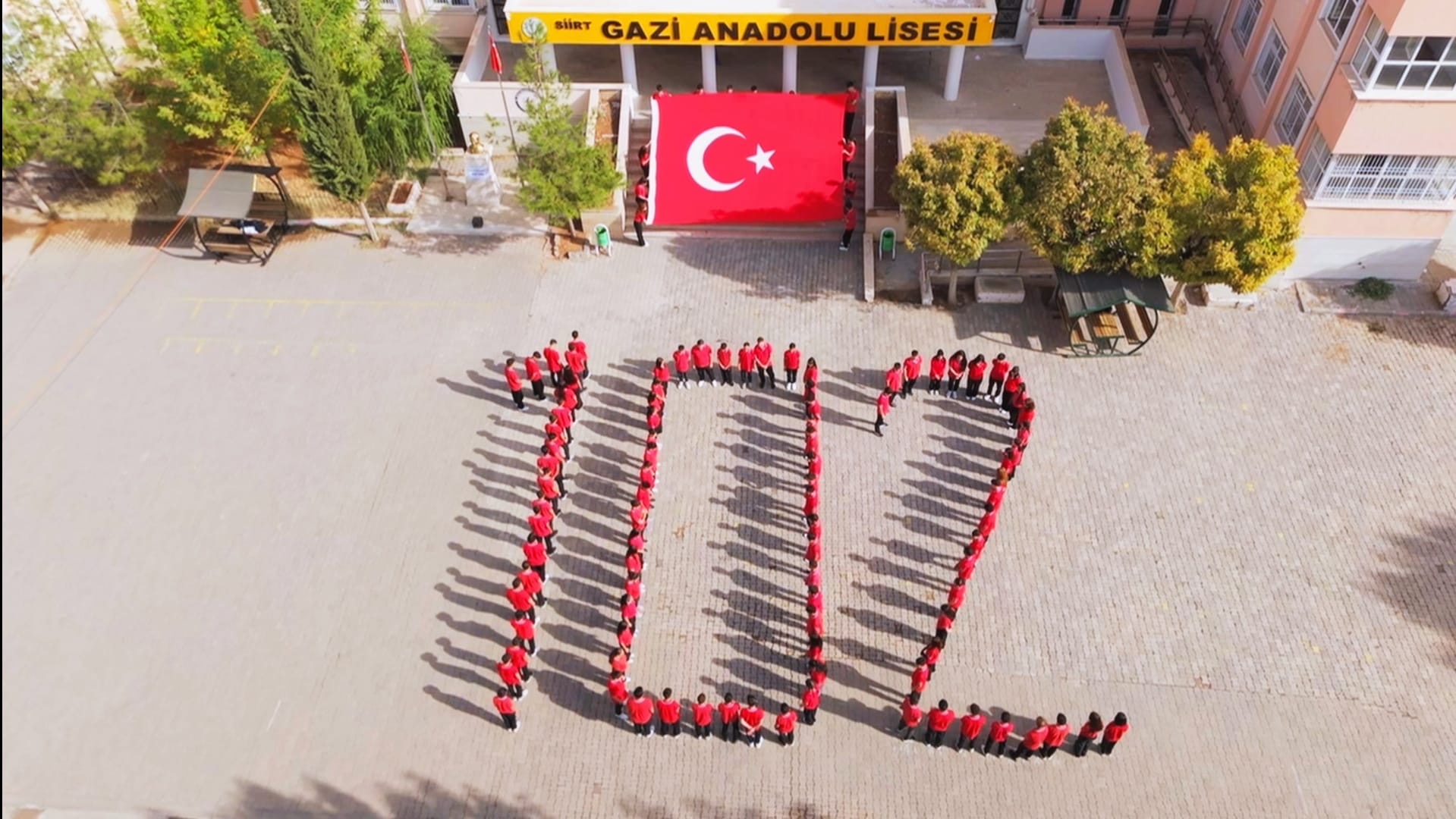 Siirt Gazi Anadolu Lisesi’nde Kareografik Kutlama