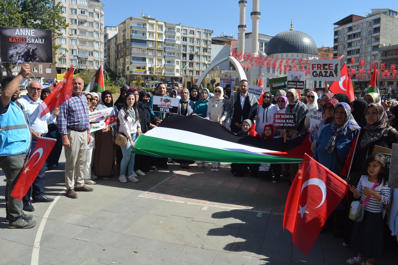 Siirt’te Kadınlardan Gazze için “Sessiz Çığlık” Etkinliği