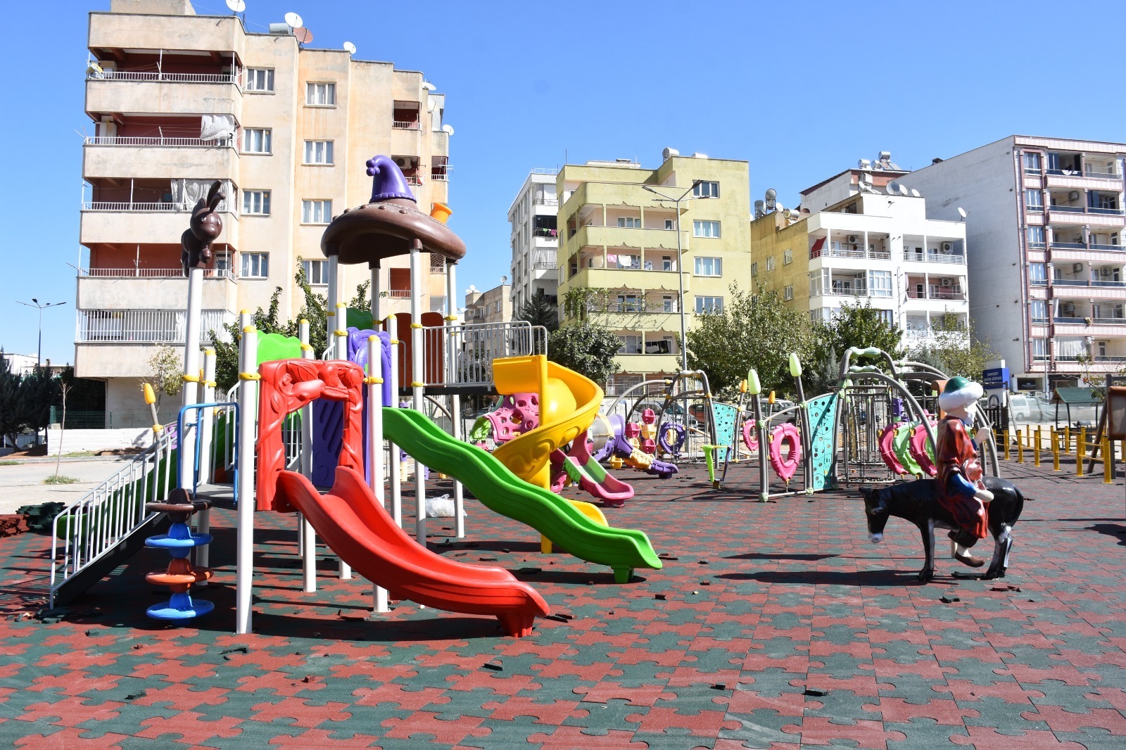 Siirt Belediyesi Şahin Bey Çocuk Dünyası Parkını Yeniliyor