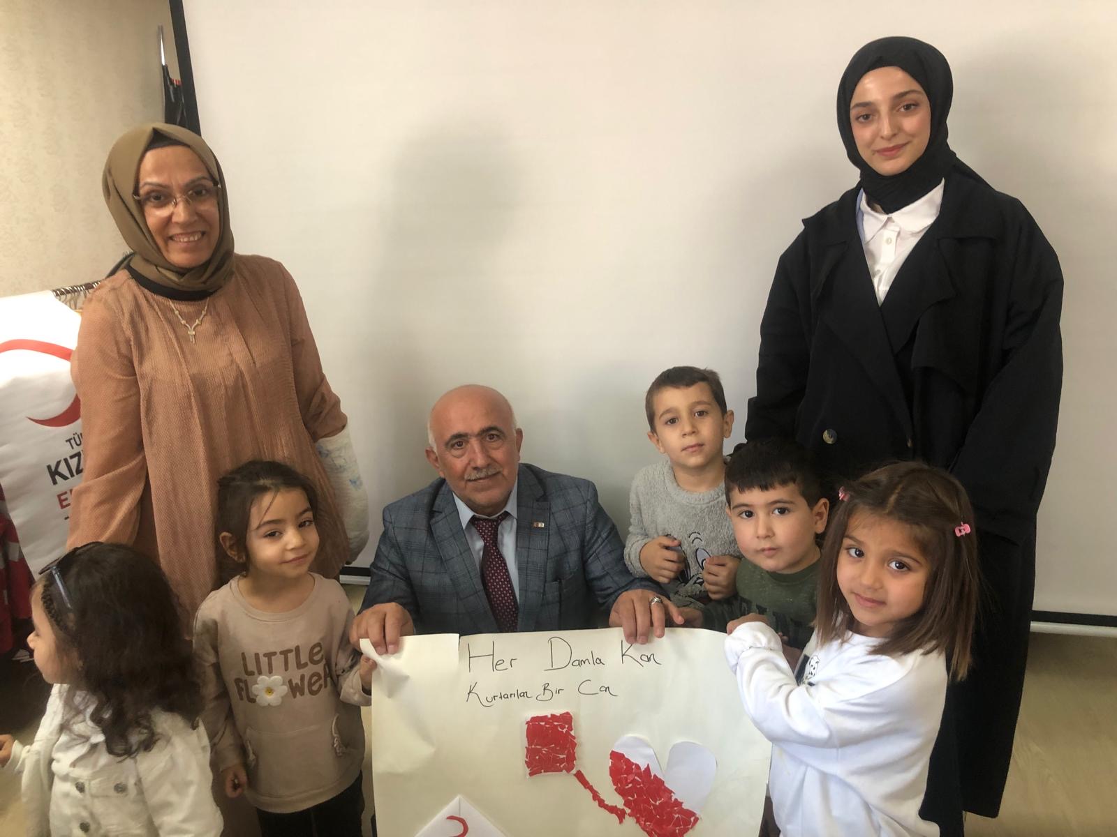 Kızılay Haftası Kutlanıyor: Minik Eller Kızılay’ı Çizdi
