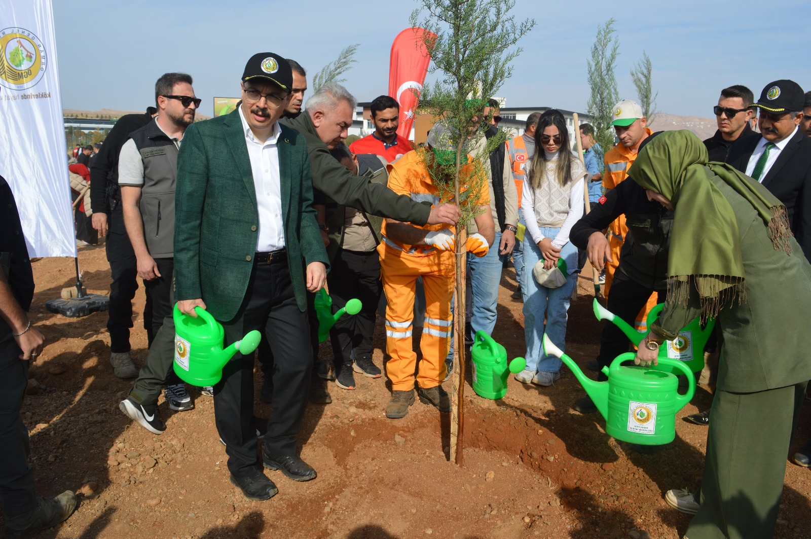 Siirt’te 11 Kasım Milli Ağaçlandırma Günü’nde 75 Bin Fidan Toprakla Buluştu