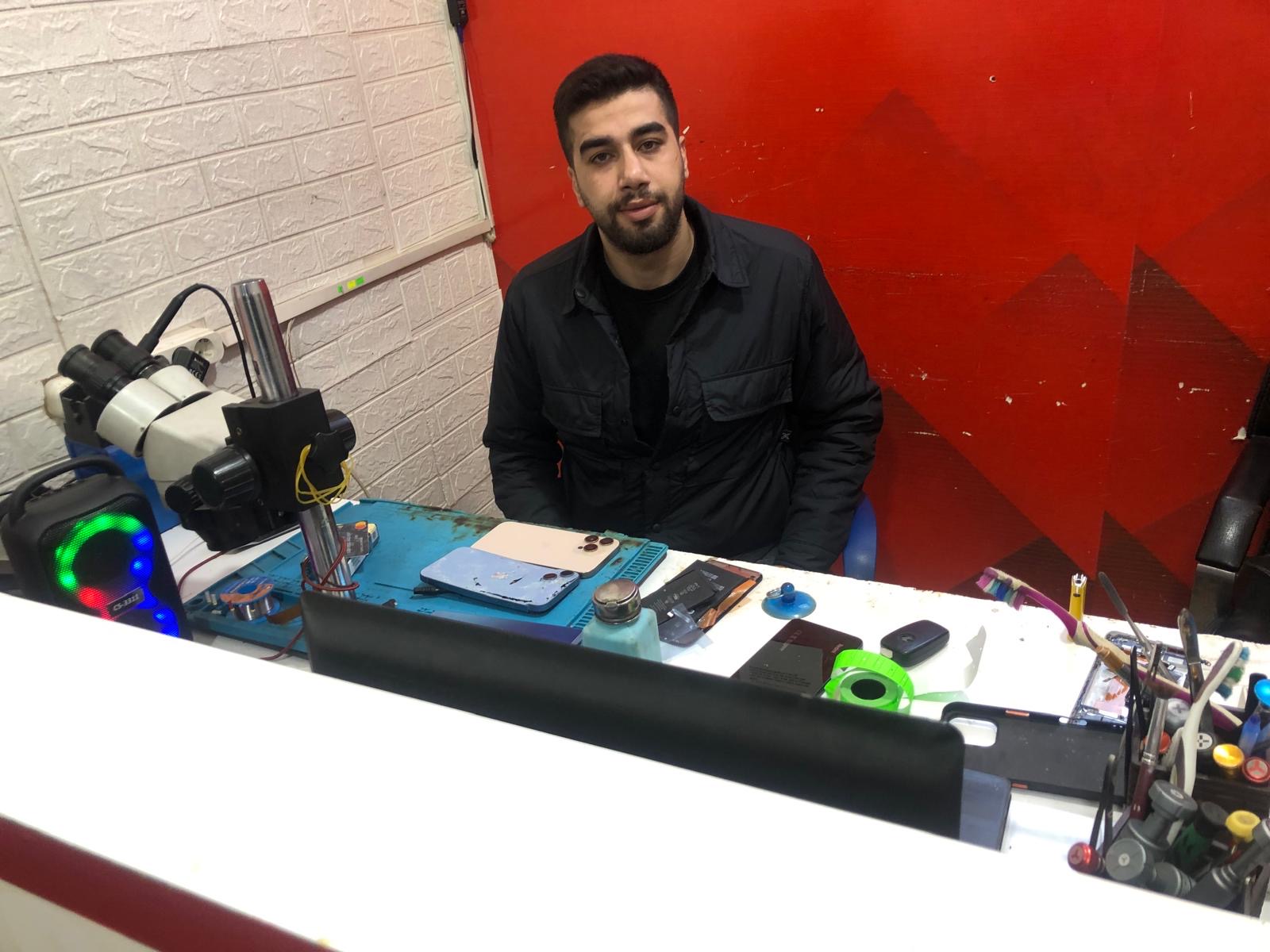 Yağmurlu Havalara Dikkat, Açık Havada Telefonla Konuşmayın