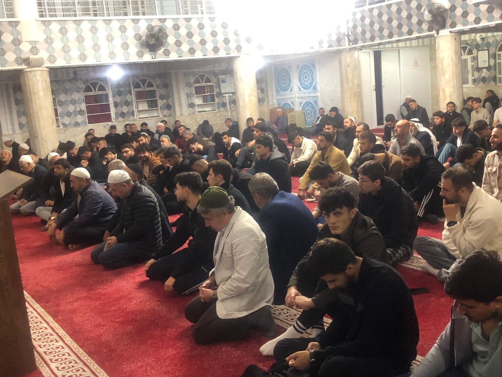 Yüzlerce Genç Seherde Buluştu